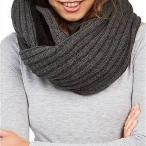 NWT DKNY black ribbed fleece lined infinity scarf
